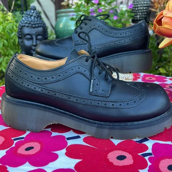 🏴󠁧󠁢󠁥󠁮󠁧󠁿 Vintage Dr. Martens Platform MIE Brogue Black Wingtip Oxfords UK 7
